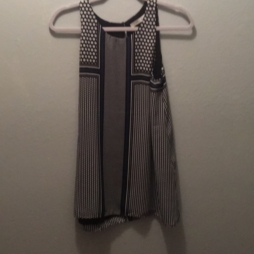 Sleeveless Aline top that is lined.